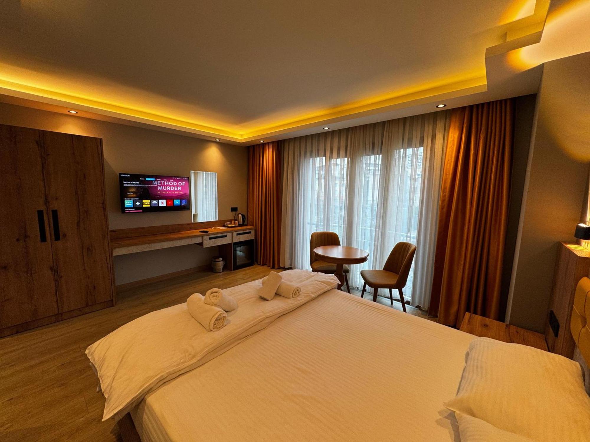 Enjoy Suit, Istanbul